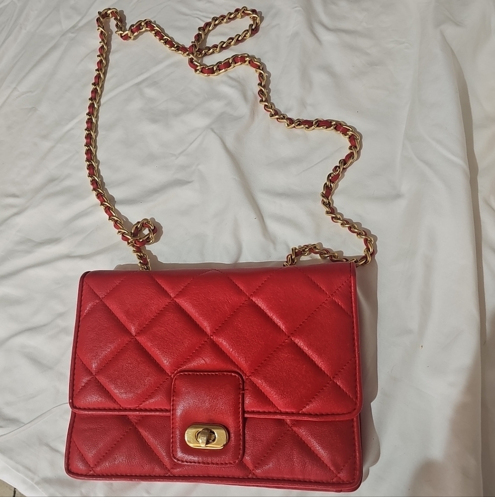 Giani Bernini Red Quilted Crossbody Bag with Gold Chain - Picture 1 of 4